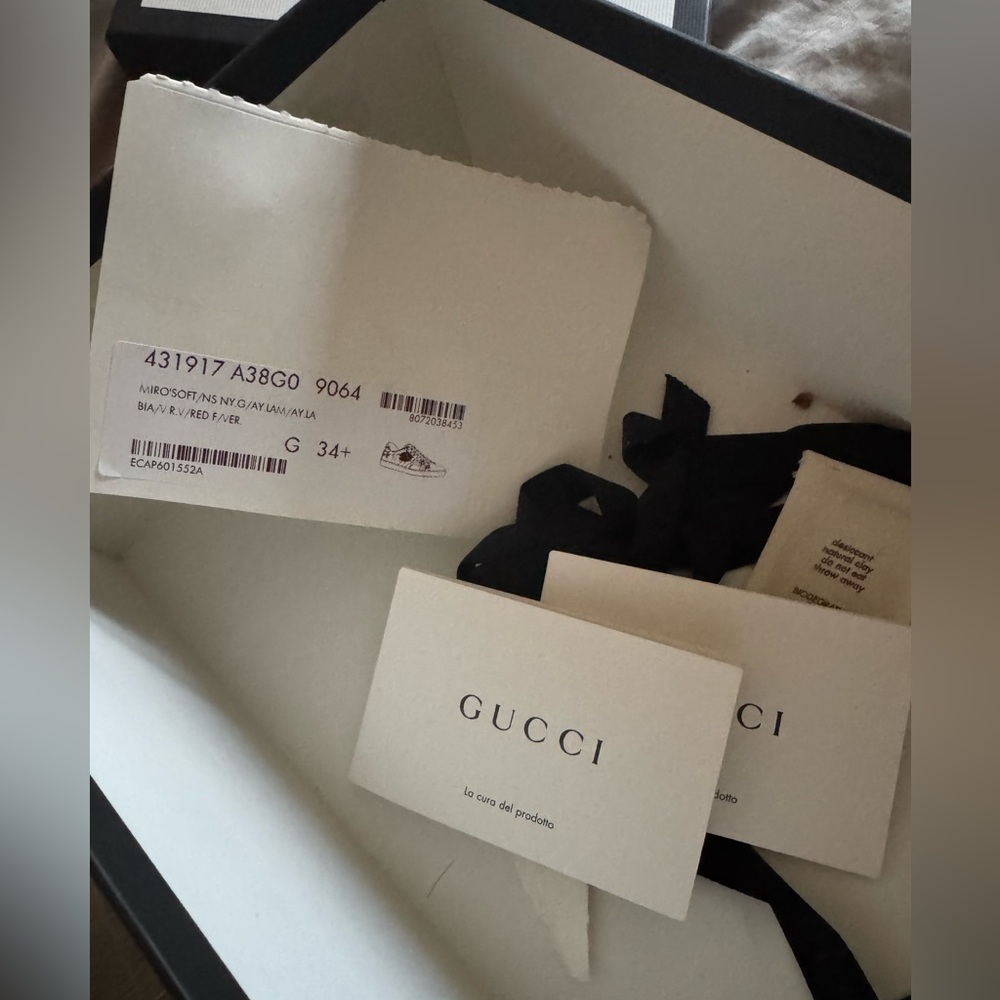 Gucci Sneakers with Botanical Design - Picture 6 of 6